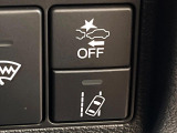 【シティブレーキアクティブシステム】低速走行中に前方の車両等を認識し、衝突しそうな時は警報とブレーキで衝突回避と被害軽減をアシスト。より安全にドライブをお楽しみいただけます。