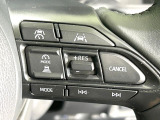【レーダークルーズコントロール】高速道路での長距離走行が楽に!!自動で速度を保つクルーズコントロールが、衝突軽減システムと連携し、前方の車両を感知して車間を保つように速度調節してくれます!!