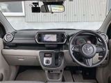 見通しのよいすっきりとした視界で、誰でも運転しやすいです。運転のしやすさは疲れにくさにも繋がりますよ♪