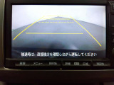 バックギアに入れるだけで自動でリヤカメラに切り替わります!車庫入れやバックが苦手な方にオススメ!