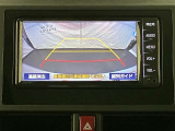 バックガイドモニターで、後方を確認しながら安心して駐車することができます。運転初心者も熟練者も必須の機能ですよ!