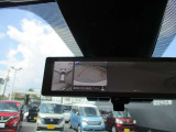 ルームミラーにも、アラウンドビューモニタを映す事が出来ます♪ 車庫入れなどが苦手な方の強い味方です。