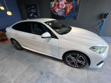 BMWを熟知したメカニックによる、360度の納車前点検。ドイツ本国と同様の教育・訓練を受けたメカニックが、360度によるポイントを徹底的に点検、整備した後にお客様にお引渡しします。