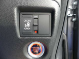 左側電動スライドドア(運転席から操作できます)