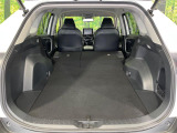 普段のお買い物や通勤、送迎等に十分な荷室スペースを確保しております。セカンドシートを倒すと、大きな荷物の積載も可能です♪