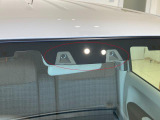 デュアルカメラブレーキサポート(DCBS) フロントガラス上部にあるセンサー部です。ステレオカメラで車両前方の状況を検知し各種制御を行います。衝突被害軽減ブレーキ・誤発進抑制機能・車線逸脱警報機能 等