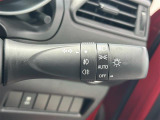【オートライト(AUTO)】外の明るさをシステムが感知して、自動でヘッドライトが点灯します!ヘッドライトをつけ忘れを防ぐ便利機能です。
