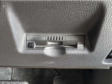 ETC付きです。高速道路料金所での小銭の出し入れや雨天時における窓の開け閉めなどの煩わしさが解消できます。料金所の通過もスムーズで快適ですよ。