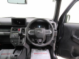 ダイハツのお店では、ダイハツ車を知り尽くしたプロフェッショナルが、専用の診断機器を使って各システムを点検しております。