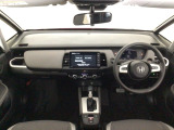 【前方視界】開放的な前方視界!運転がしやすく疲れにくいです♪窓が大きく、見通しがとっても良いおクルマですよ♪