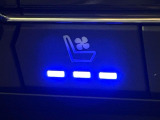 【シートベンチレーション】夏場は涼しい風でお尻や背中の熱やムレを防ぎ、冬はエアコンよりも早く温まってポカポカに!季節を問わず快適に過ごせます。