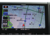ディーラー装着パナソニック製8インチナビを装備。専用パネル搭載で一体感があり、操作性も良好です。ナビは多機能です、フルセグTVやDVDの再生、Bluetoothオーディオ機能などを搭載しています。