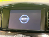 【メーカー純正ナビ】インテリアに溶け込むスタイリッシュな「専用設計」メーカーナビを装備♪視認性や操作性など基本性能にも優れ、より上質なカーライフをお楽しみいただけます。