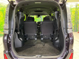 後席を格納すると、これだけの広さが!シーンに合わせたシートアレンジで、大きな荷物も積むことが出来ます♪