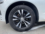 5ダブルスポーク 7.5J×18インチ ダイヤモンドカット/ブラック 235/60R18サイズのミシュランを装着