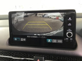バックモニター付きで、車庫入れやバック時の後方確認をサポート。