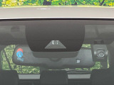 【トヨタセーフティセンス】走行中に前方の車両等を認識し、衝突しそうな時は警報とブレーキで衝突回避と被害軽減をアシスト。より安全にドライブをお楽しみいただけます。