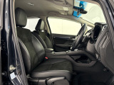 乗降がしやすい運転席。高さが調節できて小柄な女性でもベストポジションをとることができます。