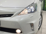 【LEDヘッドライト】悪天候や夜間走行時も良好な視界を確保し安心して運転できる高輝度LEDヘッドライトを装備!点灯速度が早く、消費電力も抑えられています。