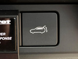 【パワーバックドア】スマートキーや運転席のボタンを押すだけでリアゲートが自動で開閉します!荷物を持っている時や、高い位置にあるバックドアを閉める際に便利な機能です♪