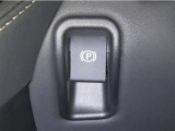 電動パーキングブレーキを装備しております。