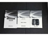保証書・記録簿・取扱説明書と揃っていいます。キーの電池は新品にお取替えしてから納車させて頂きます。