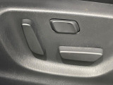 【パワーシート】スイッチ一つで簡単にシートの微調整が可能!電動だから力もいりません!快適なシートポジションにセットして、快適なドライブをお楽しみください。