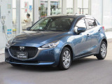 世界統一名称の『MAZDA2』となったコンパクト。「Be a Driver」のスローガンのもと、最適なドライビングポジションを提供できる室内空間と思い通りの走行性能を持った、クラスを超えたお車です!