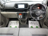 運転にかかわる様々な操作を安全に行えるように視点移動が少なく、操作性に配慮されたスイッチ類が凝縮されたコクピットです。