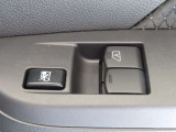 ☆運転席だけは「AUTO」ですが助手席、後部座席はマニュアルになります。小さなお子様が乗車の際はパワーウインドのスイッチをOFFにしておけば作動はしません☆