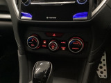 オートエアコンで、毎日のドライブを快適に。温度、風量を自動で調整し、理想的な車内環境を提供します。