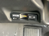 いまや快適なカーライフに欠かせないETCが付いています。