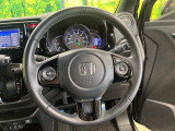 【シティブレーキアクティブシステム】前方車両との衝突の回避・軽減を緊急ブレーキで支援。また、前方に障害物がある状況でアクセルペダルを踏み込んだ場合に、急発進の防止を支援する機能も備えています。