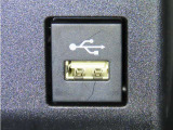 USB端子を装備しております。