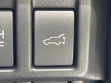 【パワーバックドア】スマートキーや運転席のボタンを押すだけでリアゲートが自動で開閉します!荷物を持っている時や、高い位置にあるバックドアを閉める際に便利な機能です♪