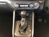 温度を設定すれば、自動で車内の温度管理をしてくれる優れものです♪ATミッションで運転楽々