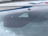 【スマートブレーキサポート】走行中に前方の車両等を認識し、衝突しそうな時は警報とブレーキで衝突回避と被害軽減をアシスト。より安全にドライブをお楽しみいただけます。