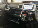 【グローブボックス】現在では車検証入れなどとして活用されることが多いですよ☆