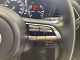 MRCC(マツダ・レーダー・クルーズ・コントロール)は前方車との車間距離を一定に保ち、アクセルやブレーキを踏まなくても、自動的に加減速、停止を行います。