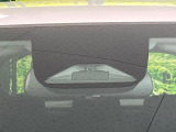 【ホンダセンシング】走行中に前方の車両等を認識し、衝突しそうな時は警報とブレーキで衝突回避と被害軽減をアシスト。より安全にドライブをお楽しみいただけます。
