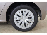 純正15インチスチールホイルでフルキャップです。タイヤサイズは185/60R15になります!