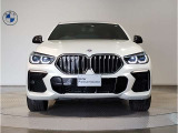 【キドニーグリル】BMWは約90年もの間、ほぼ全ての車両にひと目でBMWだと分かるこの特徴的なフロントグリルが備えられ、デザイン・アイコンとして親しまれてきました。