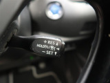 【レーダークルーズコントロール】アクセルペダルを踏まなくても、車間制御モードでは、先行車の車速変化に合わせた追従走行を行い、自動的に加速・減速・停止をします。