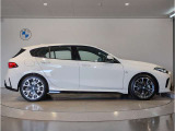 ご納車後も全国約200拠店のBMW正規ディーラーサービス工場にて保証対応いたします。お近くのBMW正規ディーラーをご案内の上、アフターメンテナンスをお受け頂けますので、安心してお乗りいただけます!!