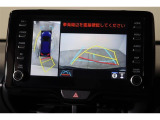 パノラミックビューモニター付きです。車両を上から見たような映像をディスプレイオーディオ画面に表示。運転席からの目視だけでは見にくい、車両周辺の状況をリアルタイムでしっかり確認できます。