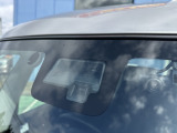 衝突軽減ブレーキ搭載車です。警告音やブレーキで衝突事故を回避したり、被害を軽減したりすることができますので、安心して乗れますね。
