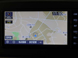 純正ナビを装備。タッチパネル式で使いやすく、お出かけもラクラクです。