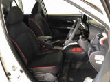 運転席の座面高さを調整できるシートリフターが付いています。