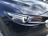 LEDヘッドランプ装備・消費電力が少なく明るいので夜間走行も安心して運転出来ます。