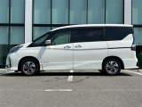 【左】当社基準による調査の結果、修復歴車と判断された車両は一部店舗を除き、販売を行なっておりません。万一、納車時に修復歴があった場合にはご契約の解除等に応じます。